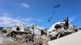 Anak di gaza bermain layangan