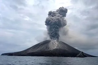 Anak krakatau erupsi warga mendengar dentuman