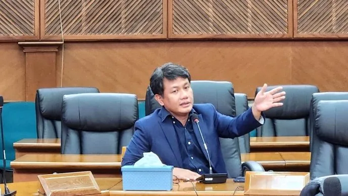Anggota dpr komentari di indonesia miskin saja pakai kasta