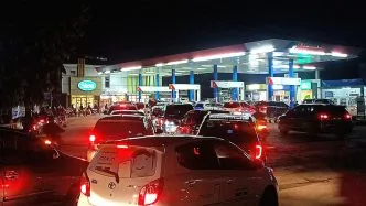 Harga BBM 1 September 2026: Pertamina Dex dan Dexlite Melonjak, Pertamax Turbo Jadi Rp19.600 Antrean spbu malam hari