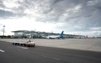 Bandara kualanmu diselimuti abu vulkanik sinabung
