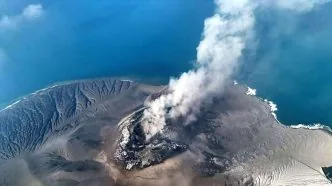 Foto erupsi anak krakatau dari udara