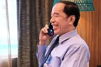 Jokowi Terima Telepon Anwar Ibrahim, Bahas Bencana dan Hubungan Indonesia-Malaysia
