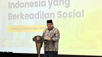 Menko airlangga memberikan keterangan pada simposium