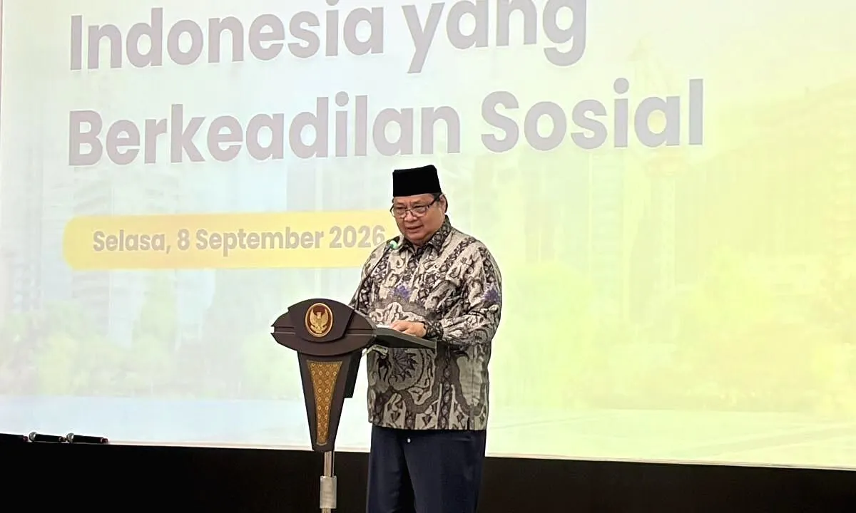 Pemerintah Berencana Berikan Rekening Bank Otomatis & Saldo 50 Ribu Bagi Warga yang Memasuki Usia 17 Tahun Menko airlangga memberikan keterangan pada simposium