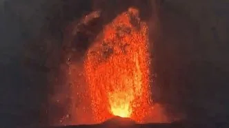 Rangkaian letusan erupsi anak krakatau terlihat dramaris