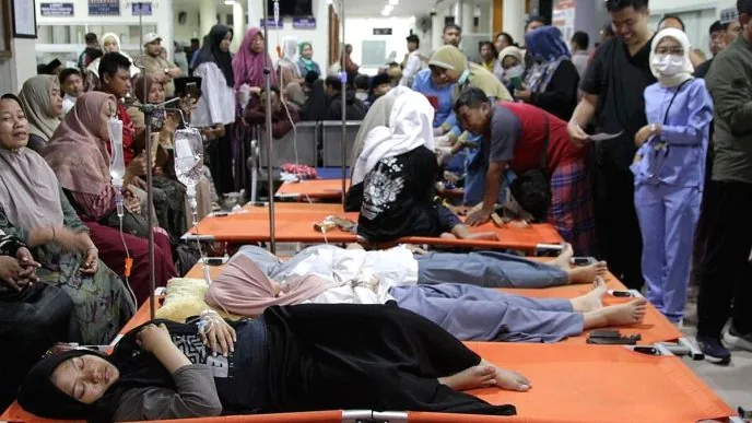 Ratusan siswa di Lombok, korban keracunan MBG sedang menjalani perawatan