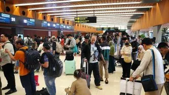 Sejumlah penumpang di bandara soekarno hatta yang penerbangannya tertunda