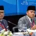 Seskab teddy main pulpen didepan vladimir putin